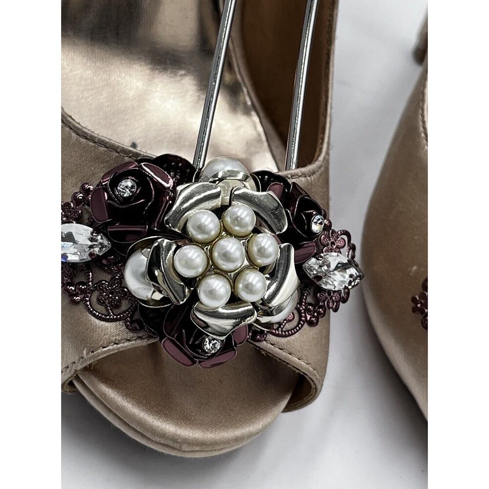 Badgley Mischka Anita Satin Peep Toe Platform Stiletto‎ Flower Jewels Sz 6.5 - Picture 2 of 16